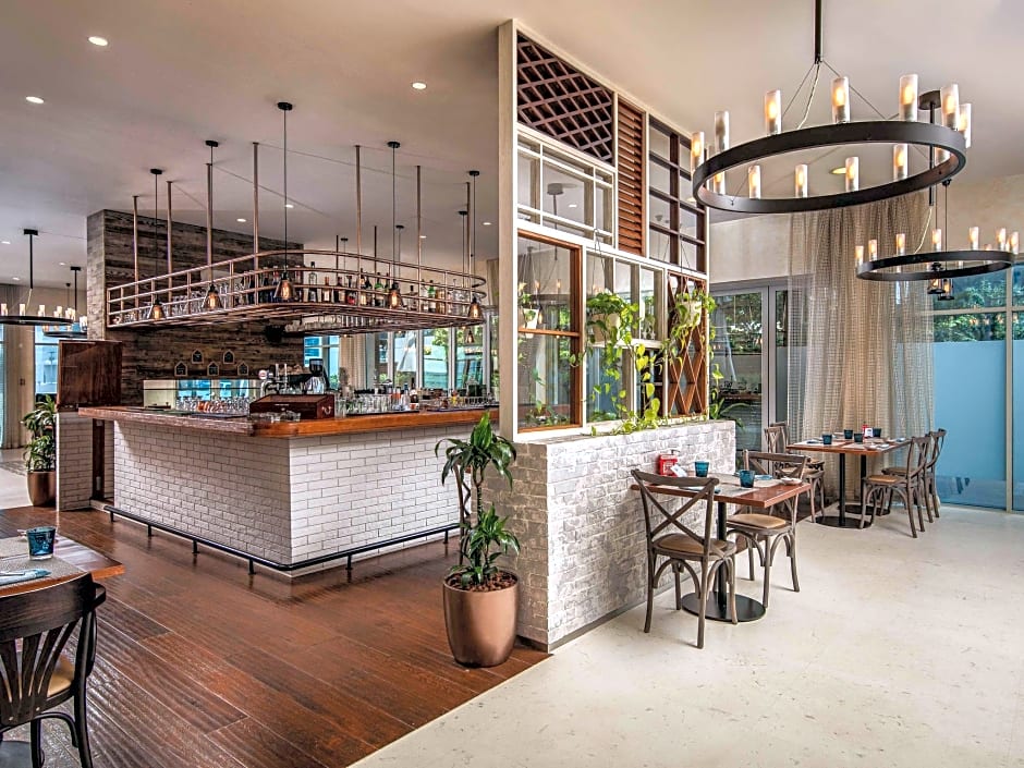 Pullman Dubai Jumeirah Lakes Towers