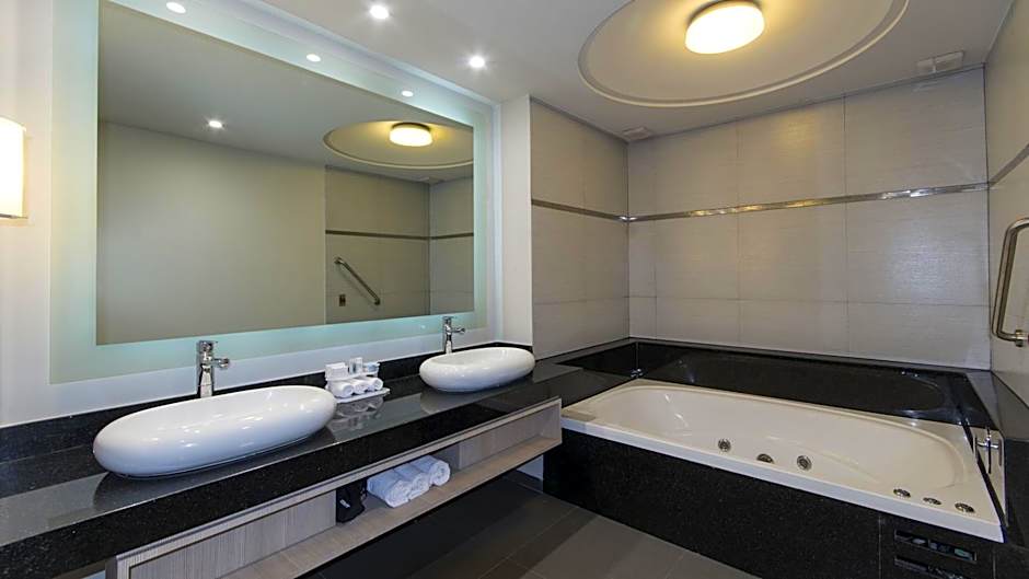 Holiday Inn Express Mexico - Toreo By IHG
