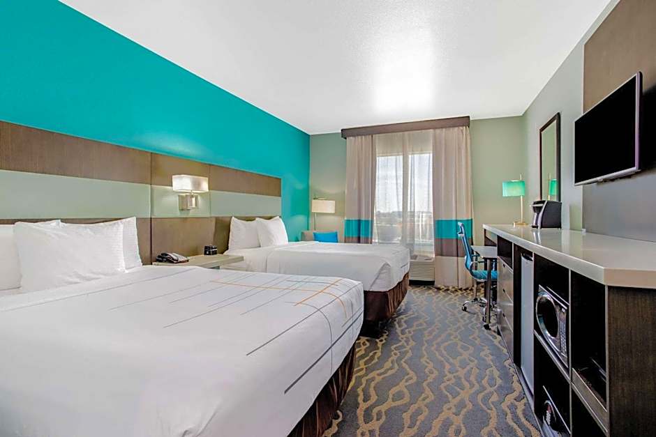 La Quinta Inn & Suites by Wyndham Northlake Ft. Worth