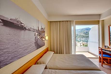 Superior Room with Harbor View (2 adults + 1 child)