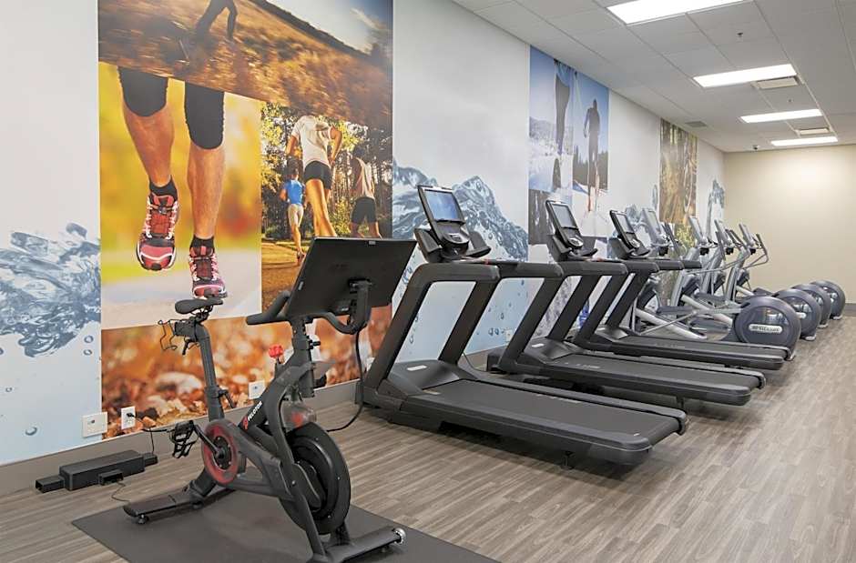 DoubleTree by Hilton West Edmonton