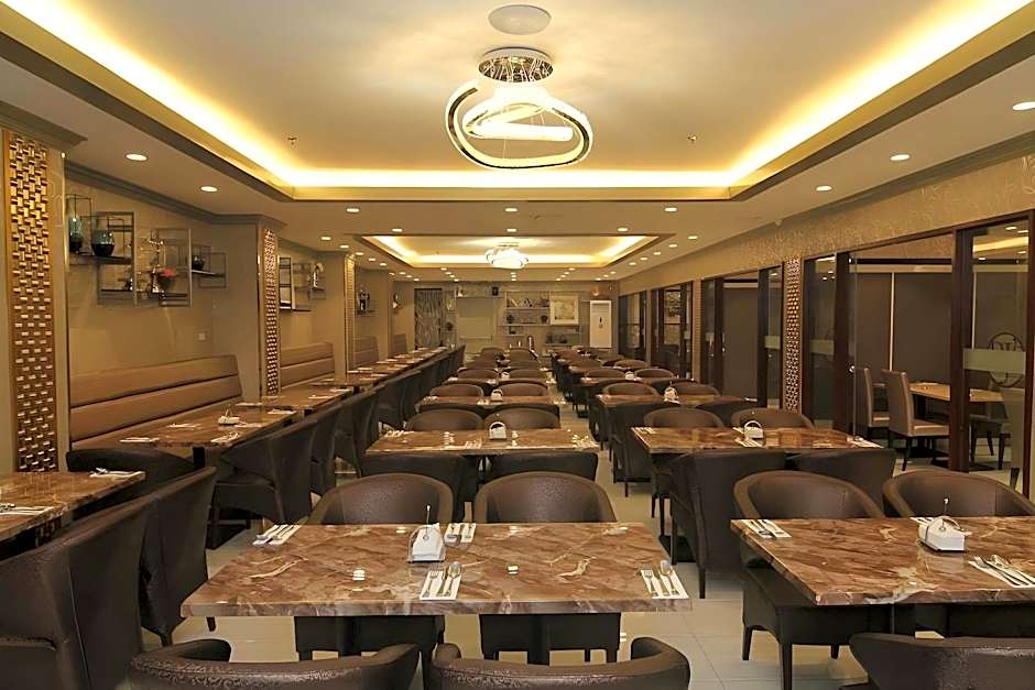Villa Caceres Hotel