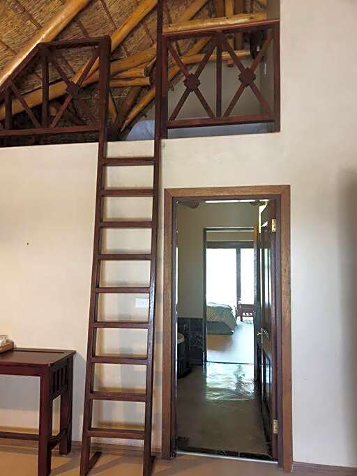 Zebula Golf and Wildlife Estate - Toktokkie Knocking Pax 20 - Moi Signature Luxury villa