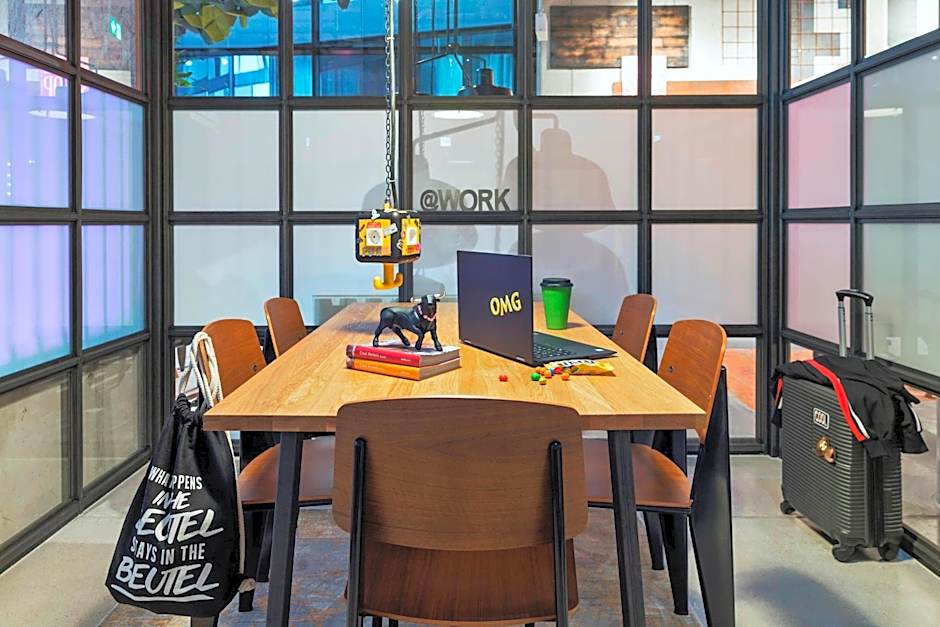 Moxy by Marriott Frankfurt City Center