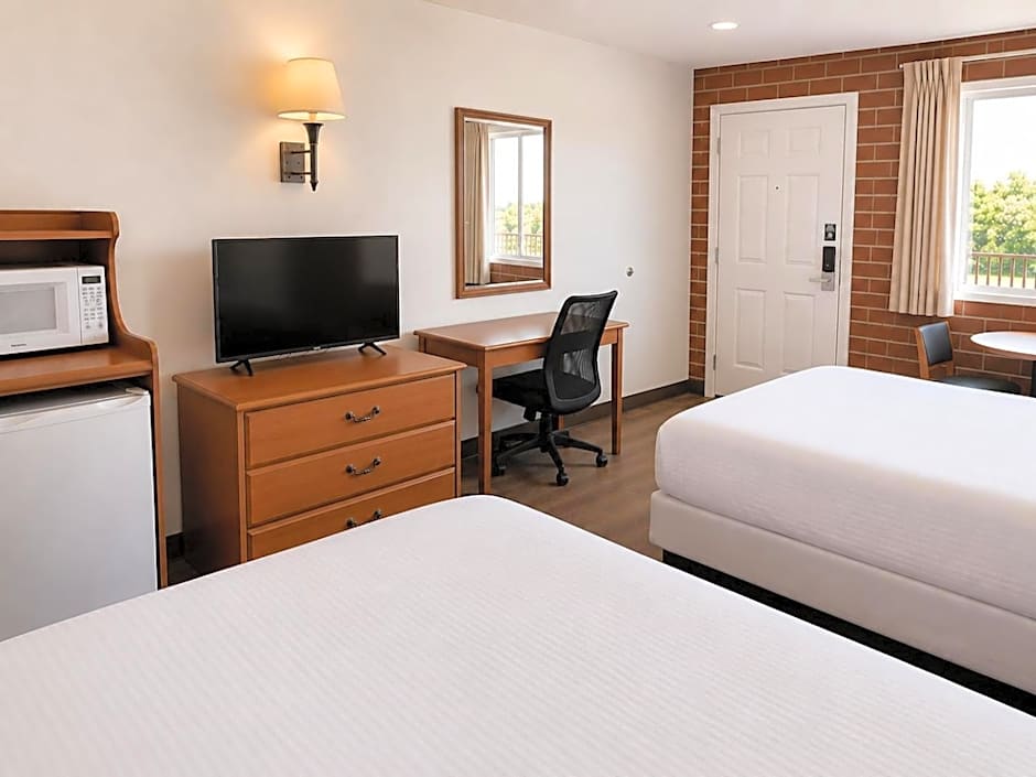 Days Inn by Wyndham Lake Point