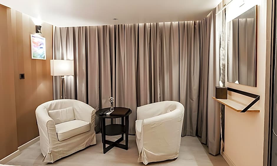 Amina Residency - Luxury Stay