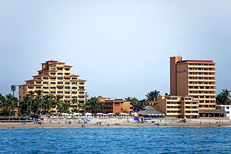 Costa de Oro Beach Hotel