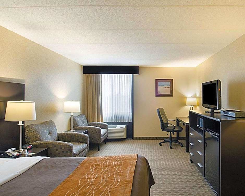 Holiday Inn Express Fall River North By IHG