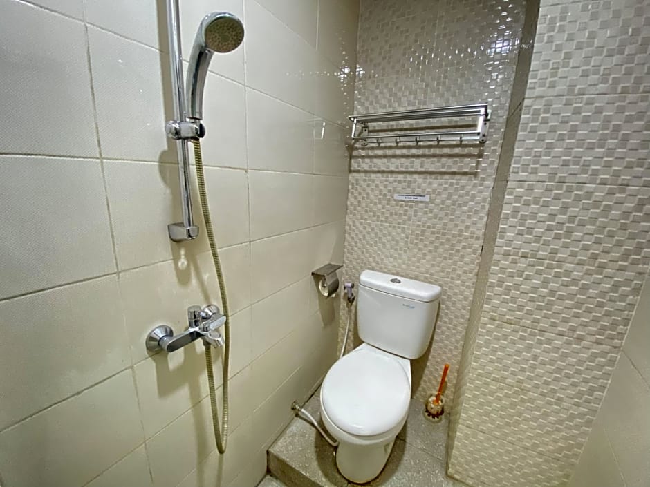 Penginapan Star Ambon Mitra RedDoorz