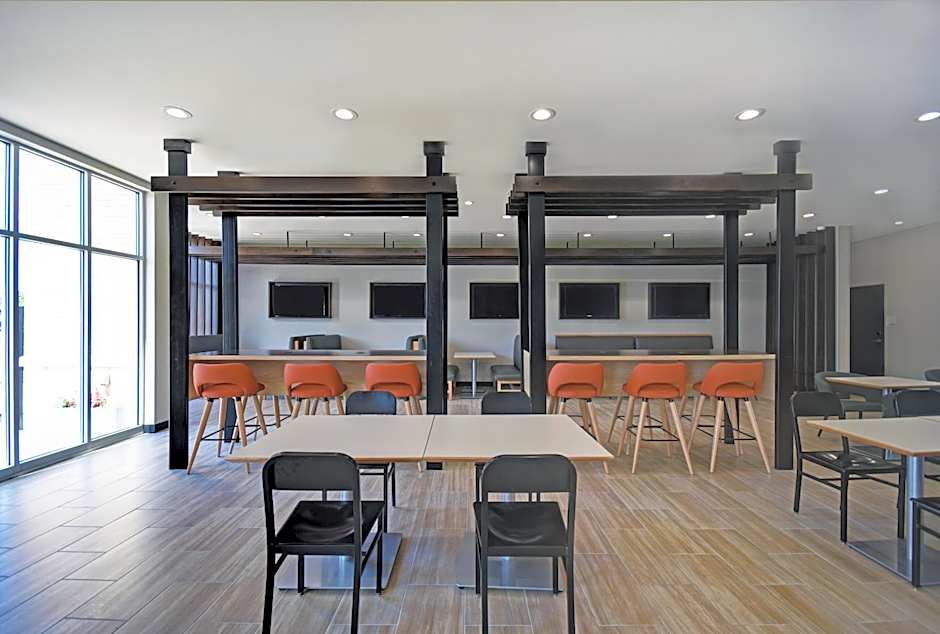 Holiday Inn Grand Rapids North By IHG