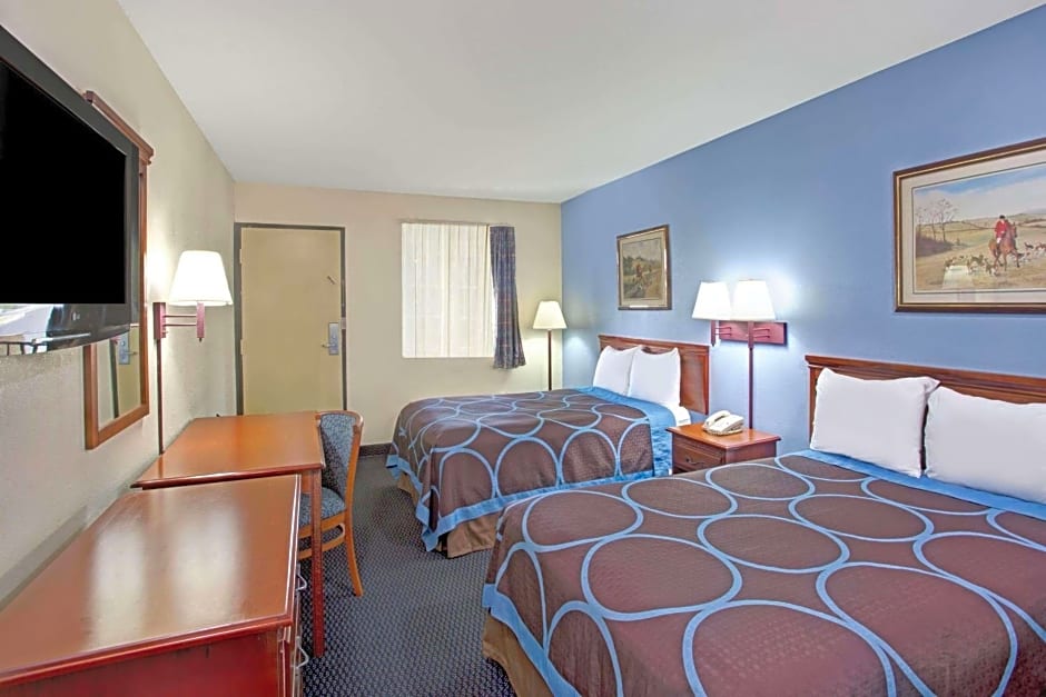 Super 8 by Wyndham Suwanee