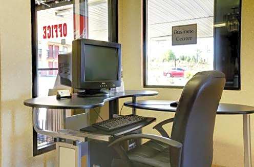 Americas Best Value Inn & Suites Macon at Eisenhower Pkwy