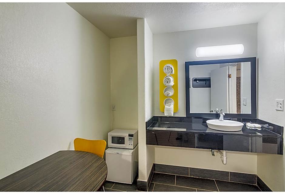 Motel 6-Childress, TX