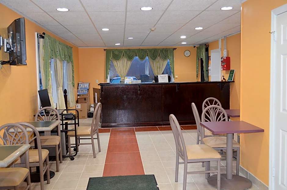 Days Inn by Wyndham Queensbury/Lake George