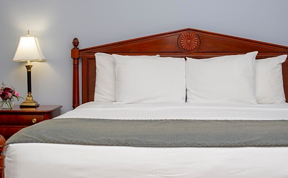 Athenaeum Hotel