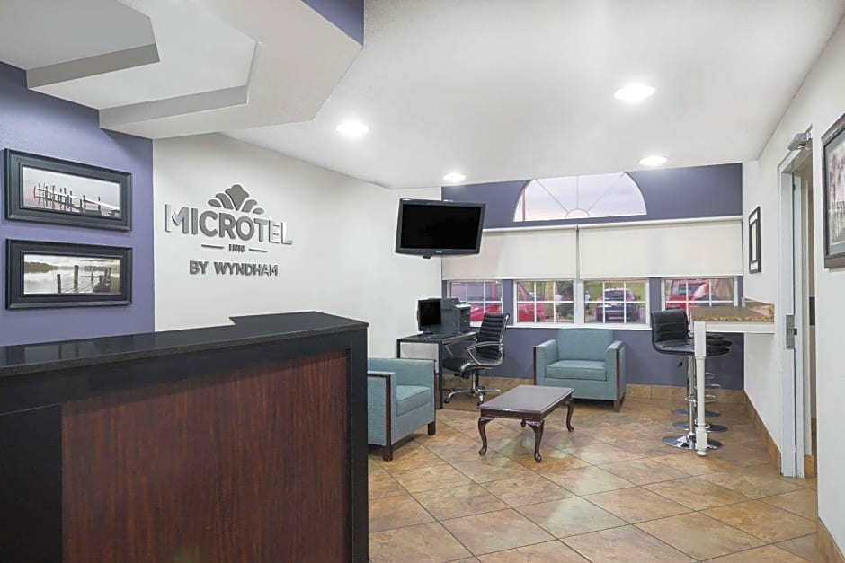 Microtel Inn & Suites by Wyndham Bowling Green