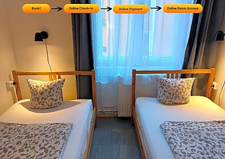 Twin Room with Shared Bathroom and Kitchen