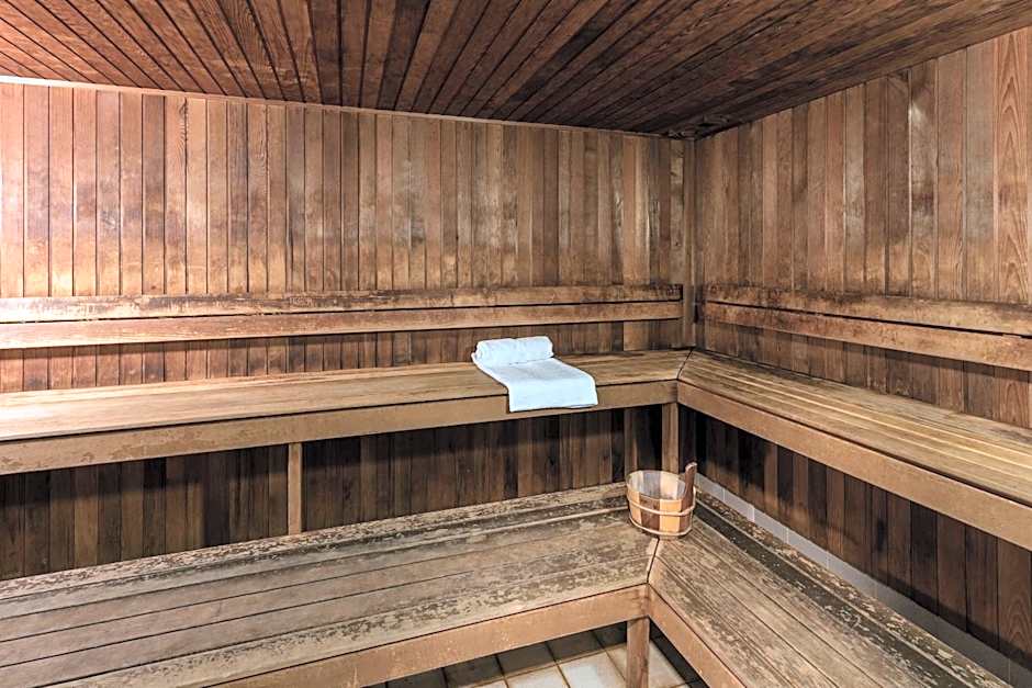 Oaks Brisbane River City Suites