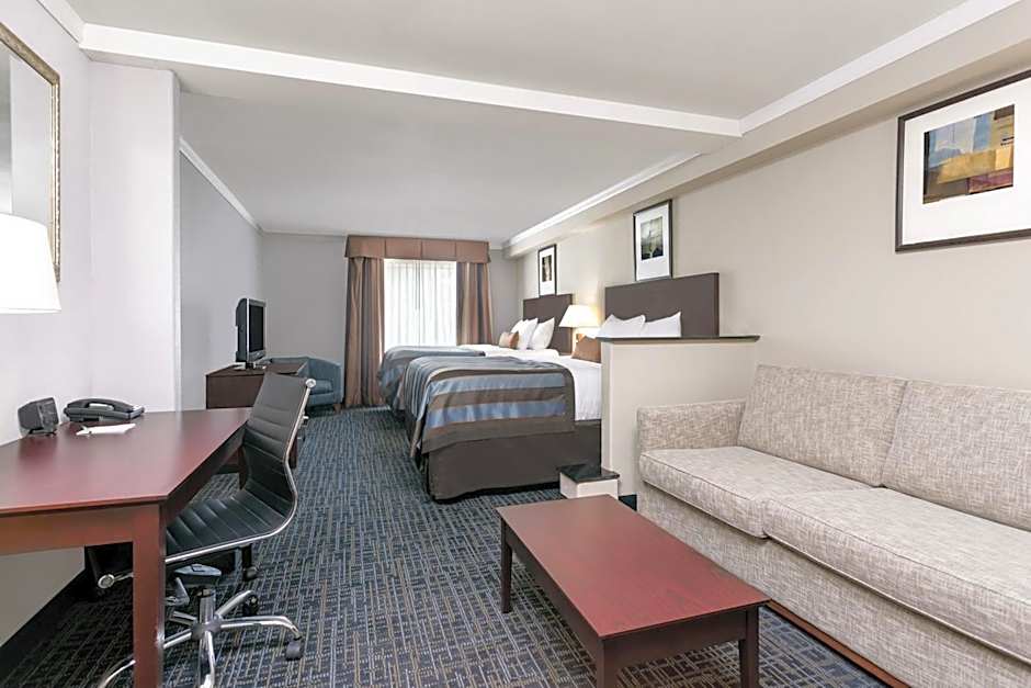 Photo 1 of 4 of 2 Queen Beds