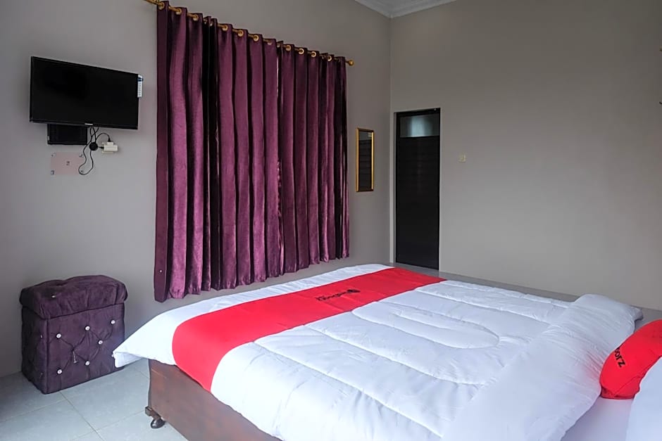 RedDoorz at Jalan Dieng 3