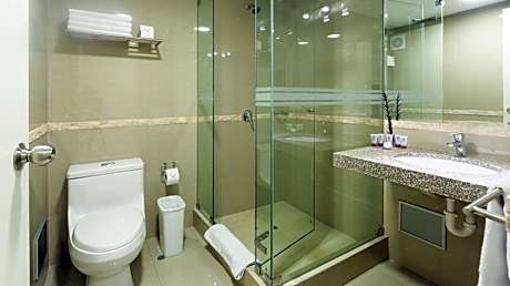 Queen Room - Non-Smoking