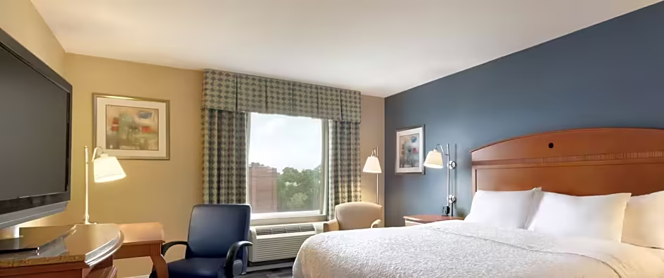Hampton Inn New York - LaGuardia Airport