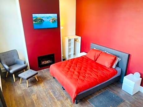 Double Room with Shared Bathroom