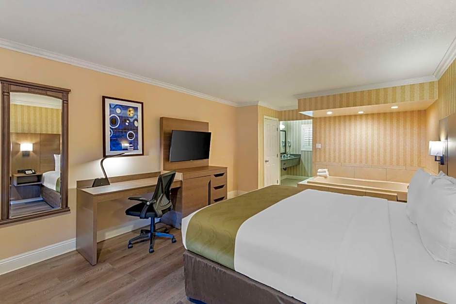 Quality Inn & Suites Maingate