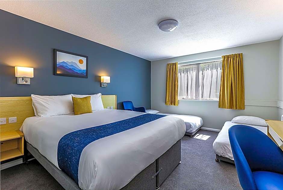 Days Inn by Wyndham Fleet M3