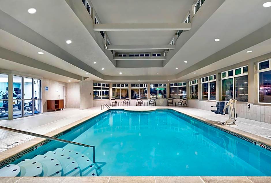 Holiday Inn Express Hotel & Suites Kansas City - Grandview By IHG