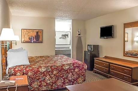 1 King Mobility/Hearing Access W/Tub Nonsmok