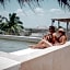 DOS MARES Barefoot Hotel