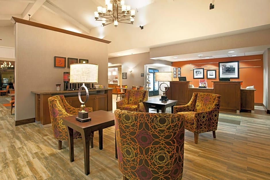 Newly Renovated - Hampton Inn & Suites El Paso-Airport