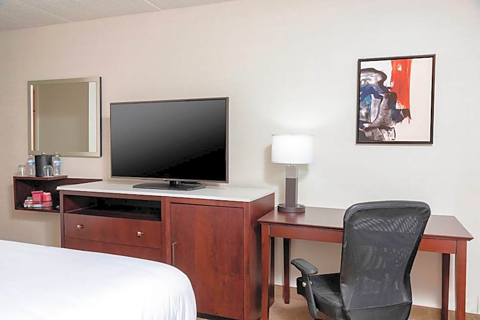 Photo 1 of 5 of 1 King Bed Guestroom
