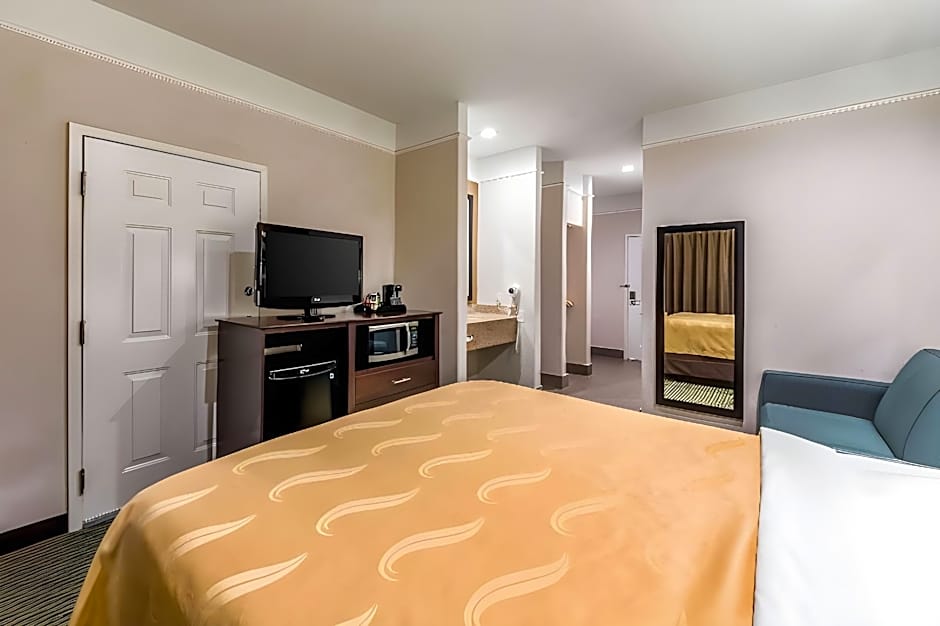 Quality Inn & Suites Seaworld North