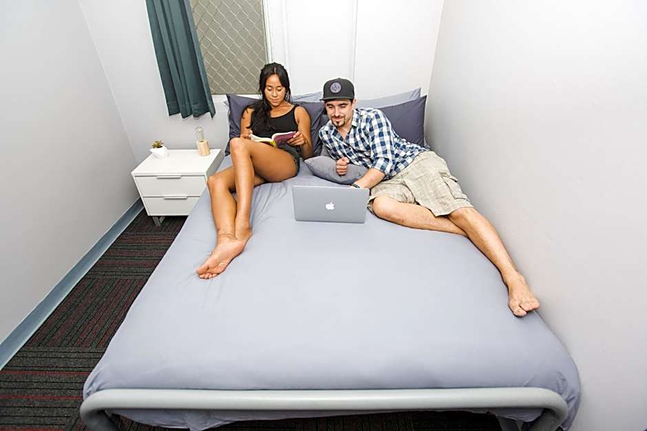 Mad Monkey Backpackers Waterfront