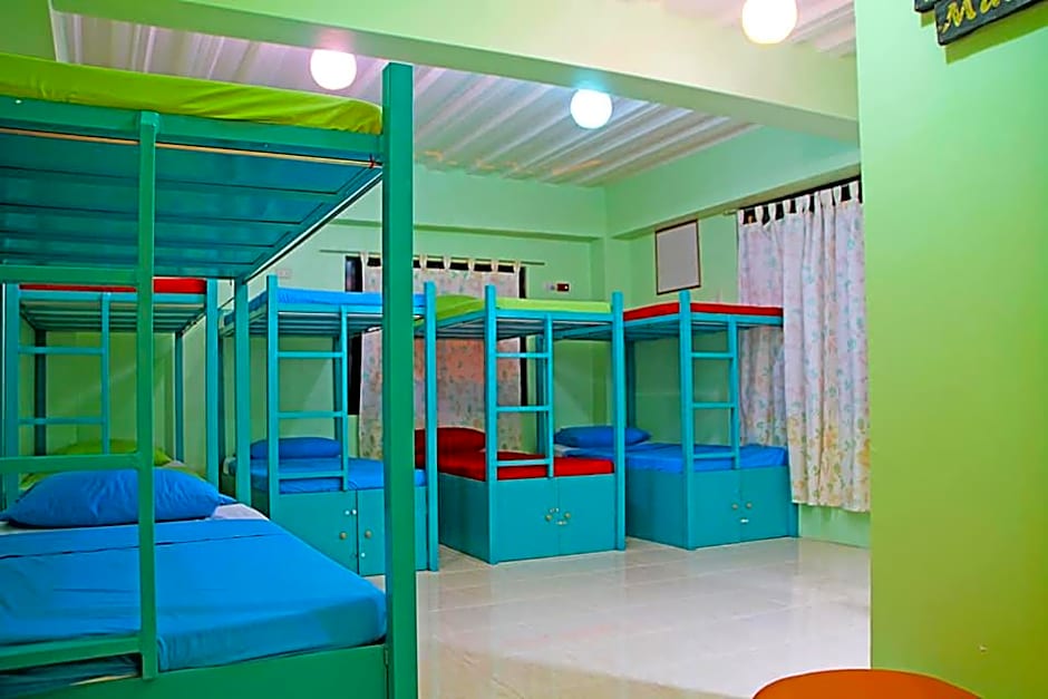 Antwet Backpacker's Inn & Rooftop Bar