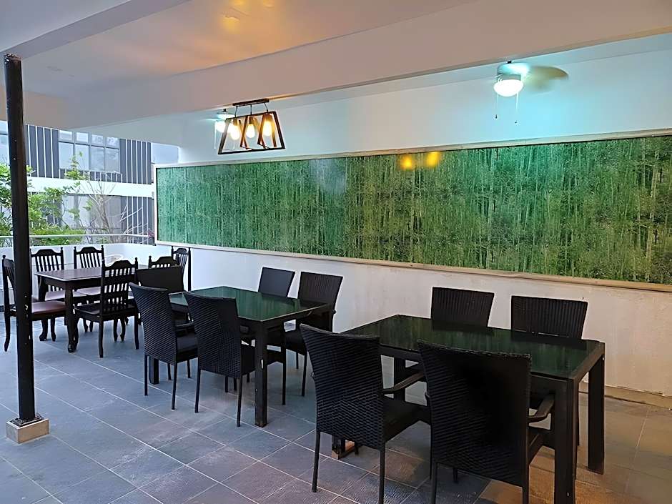 Beach Grand and Spa Premium