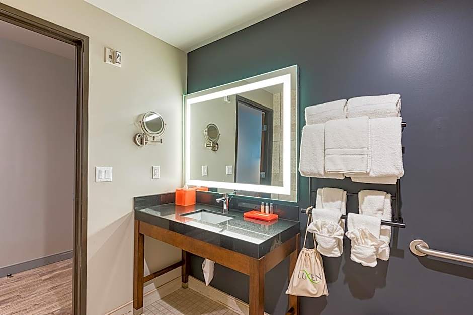 Hotel Lexen Newhall & Santa Clarita - Near Six Flags Magic Mountain