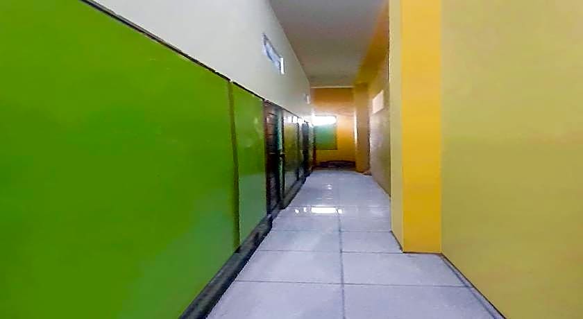 SPOT ON 92236 Kediri Family Homestay