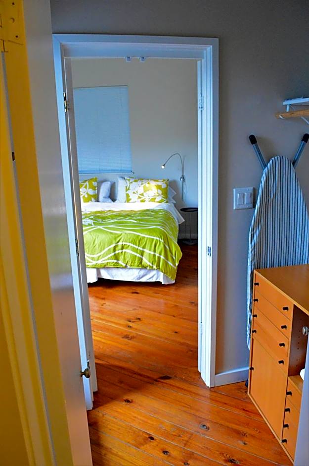 Modern B & B
