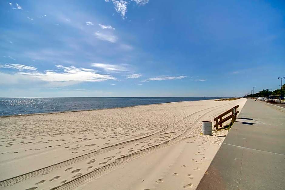 Charming Condo on the Beach/Legacy T2-1102