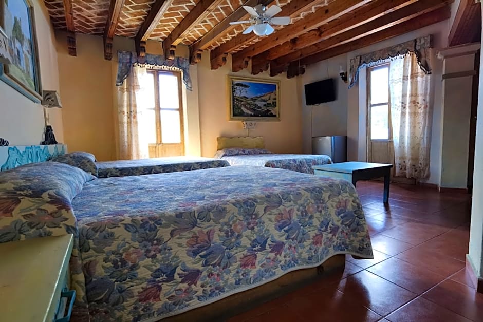 CAPITAL O Meson De La Fragua