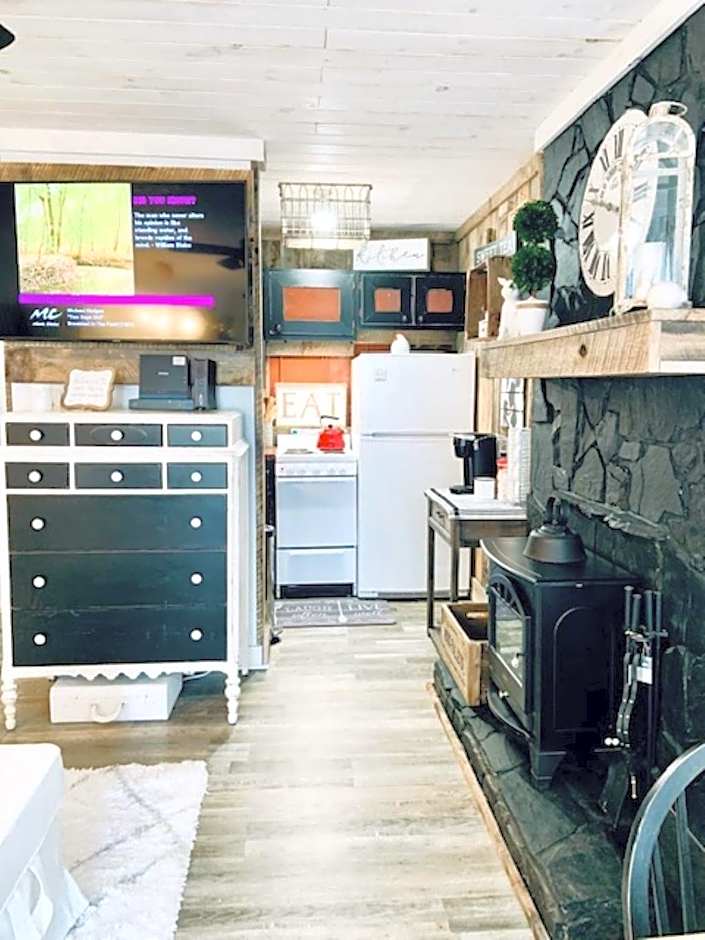 Cozy Mountain Top Ski Studio