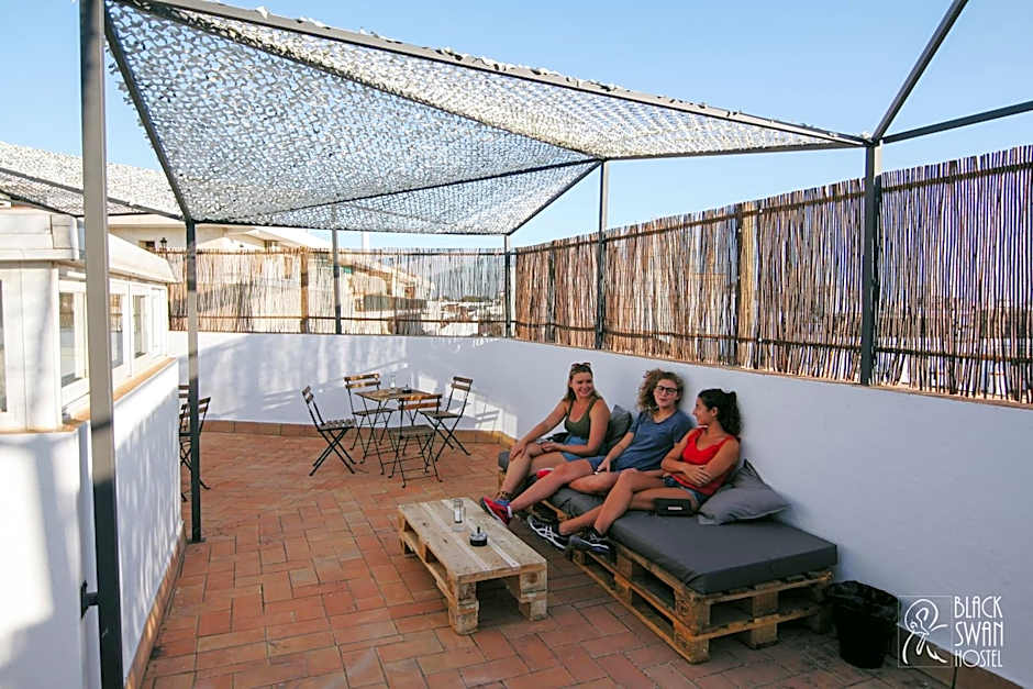 Black Swan Hostel Sevilla