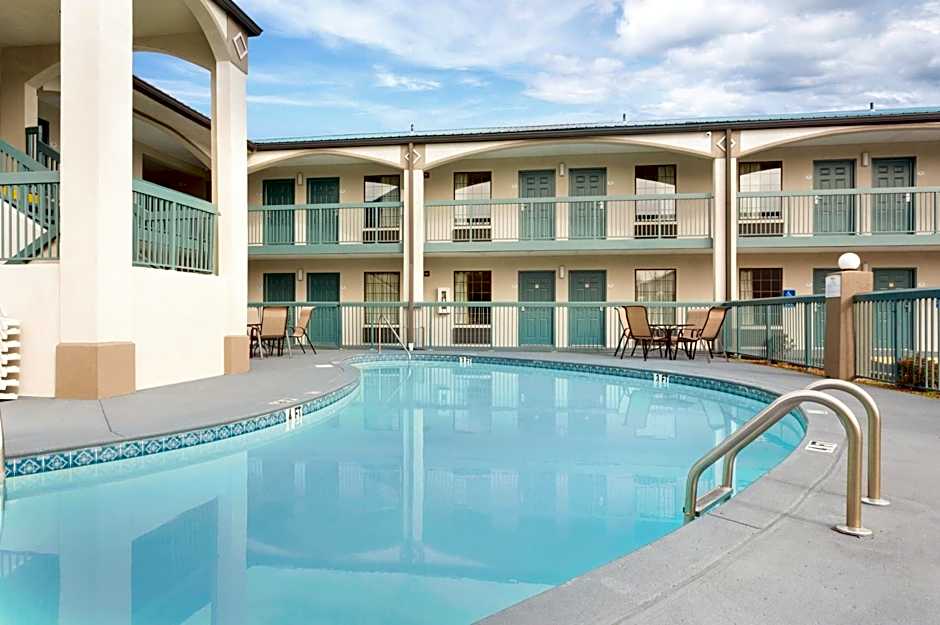 Baymont by Wyndham Gallatin