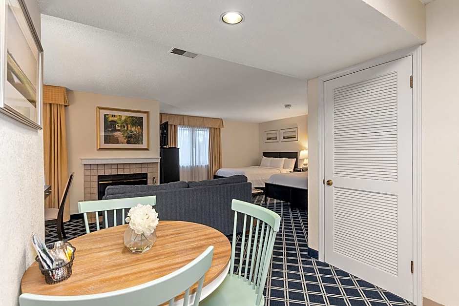 Residences at Daniel Webster