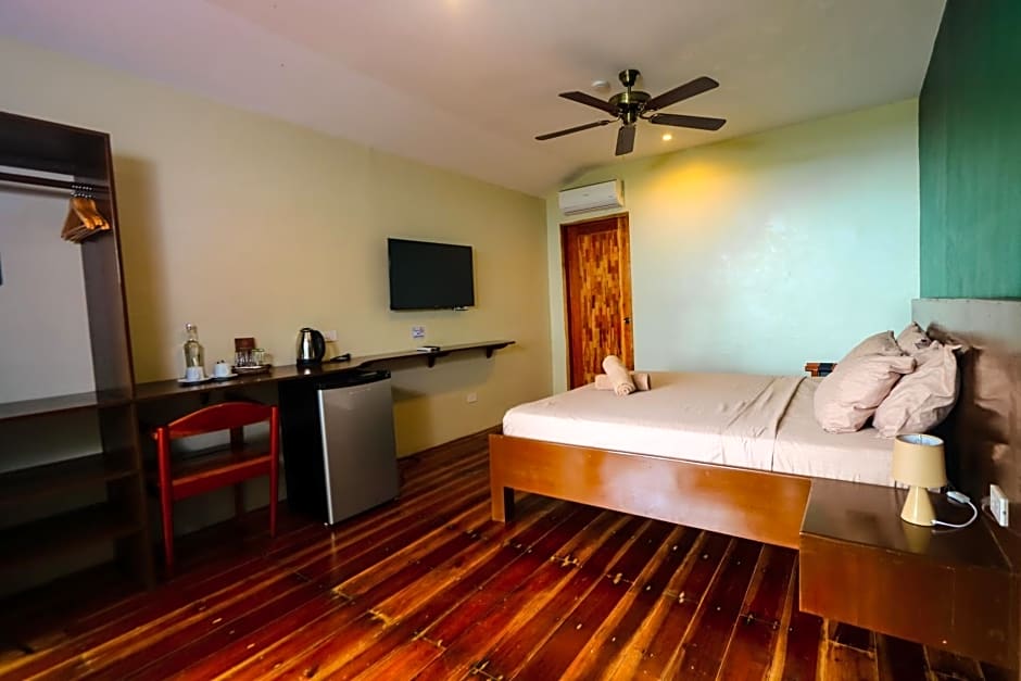 Nakabalo Guesthouse & Restaurant