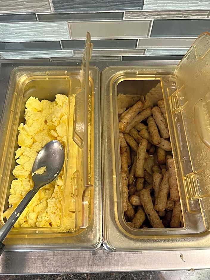 Greenlight Inn & Suites St James