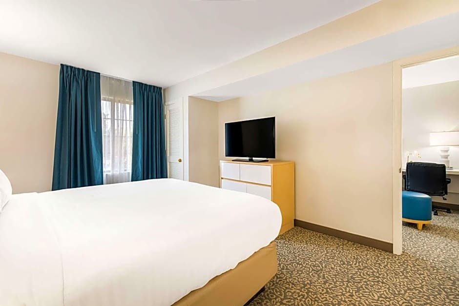 Sonesta ES Suites Charlotte Arrowood